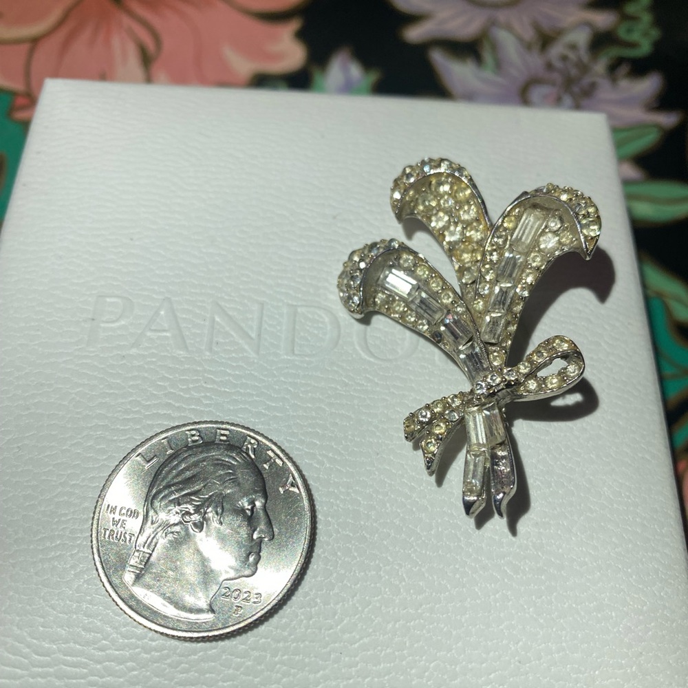 Vintage rhinestone brooch - Picture 4 of 8